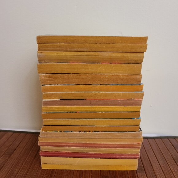 19 Vintage Classic  Sci Fi Paperback Novels - Picture 6 of 7